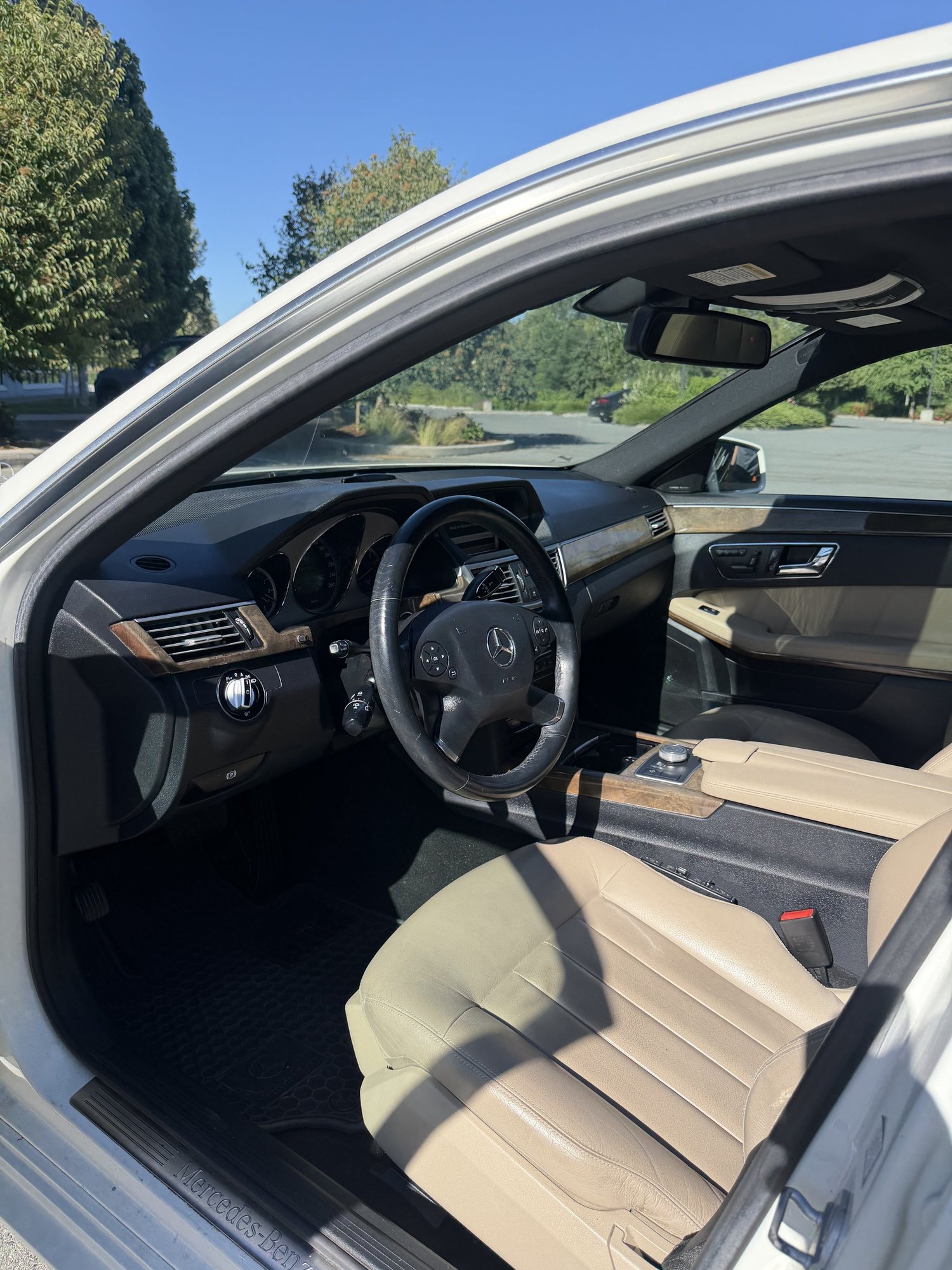 2010 Mercedes-Benz E350 thumbnail 7