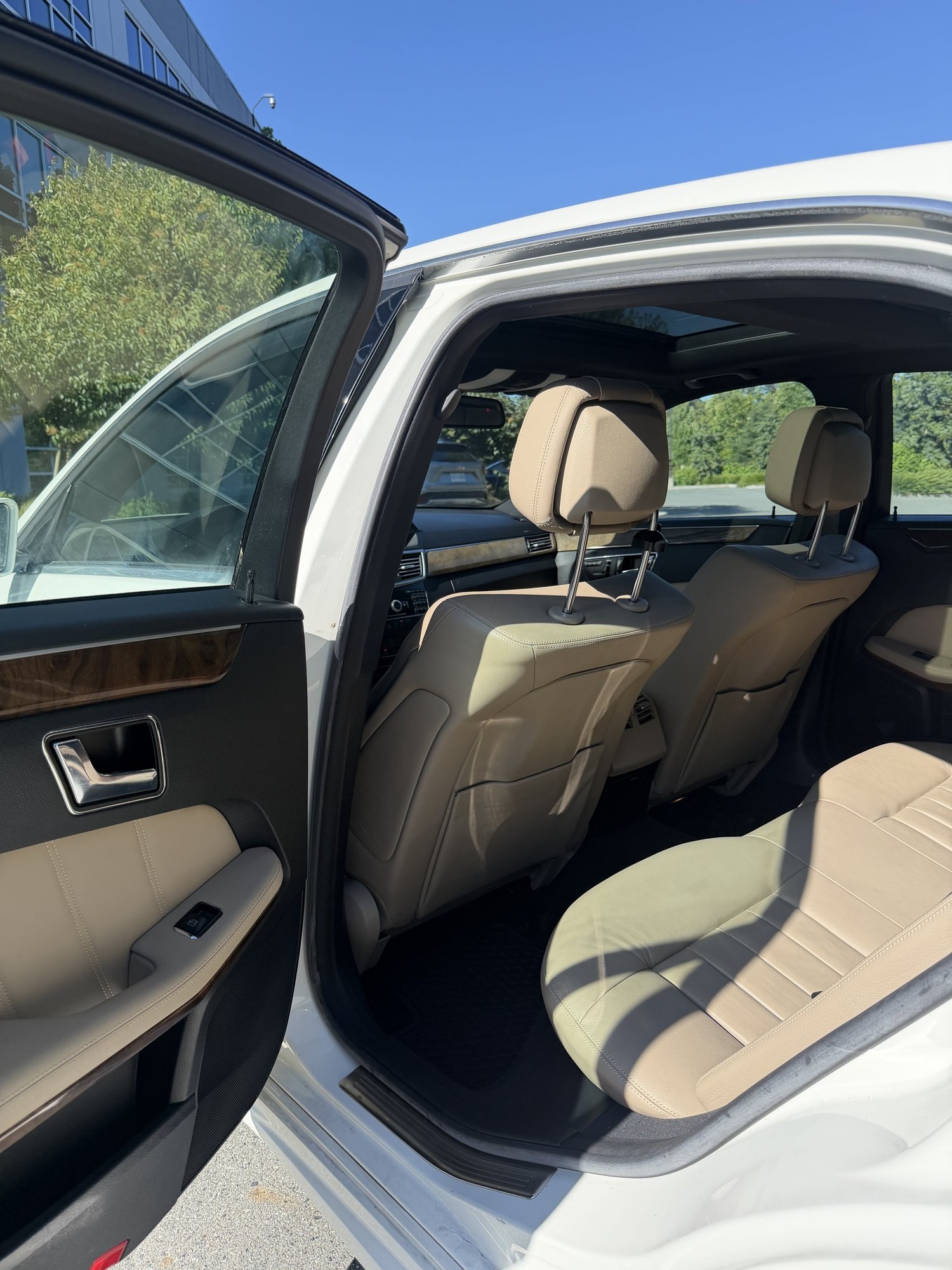2010 Mercedes-Benz E350 thumbnail 9