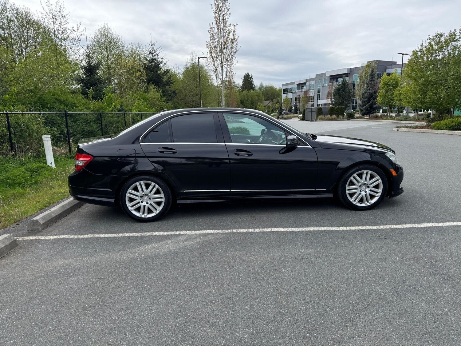 2011 Mercedes-Benz C300 thumbnail 6