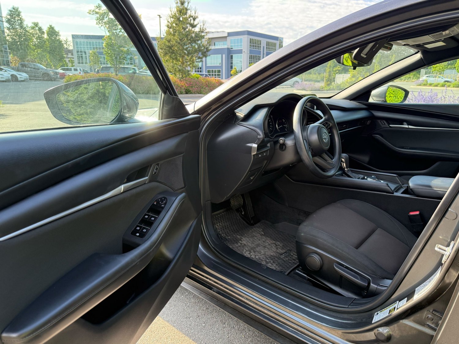 2025 Mazda 3 thumbnail 7